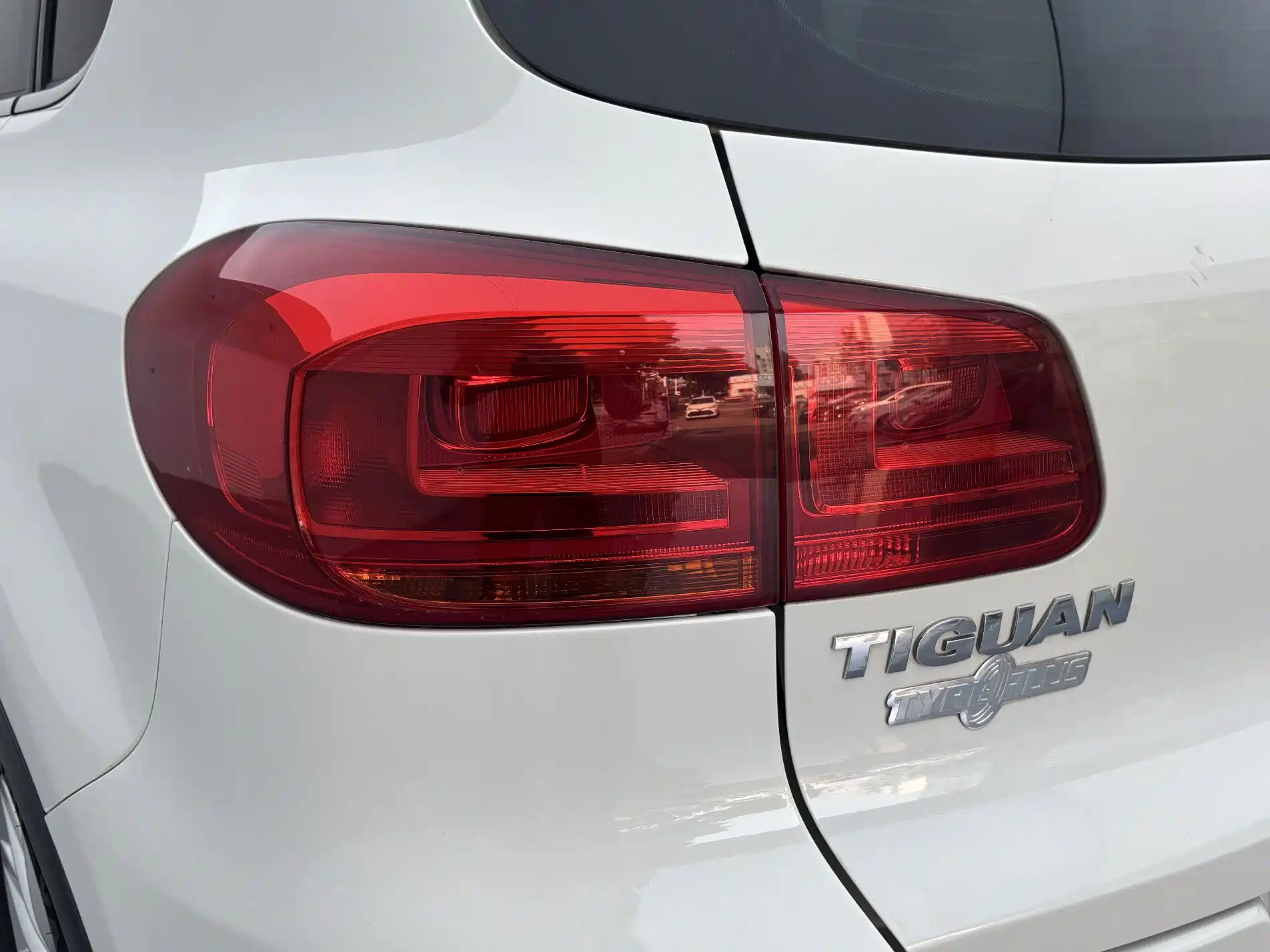 صورة 14 - Volkswagen Tiguan