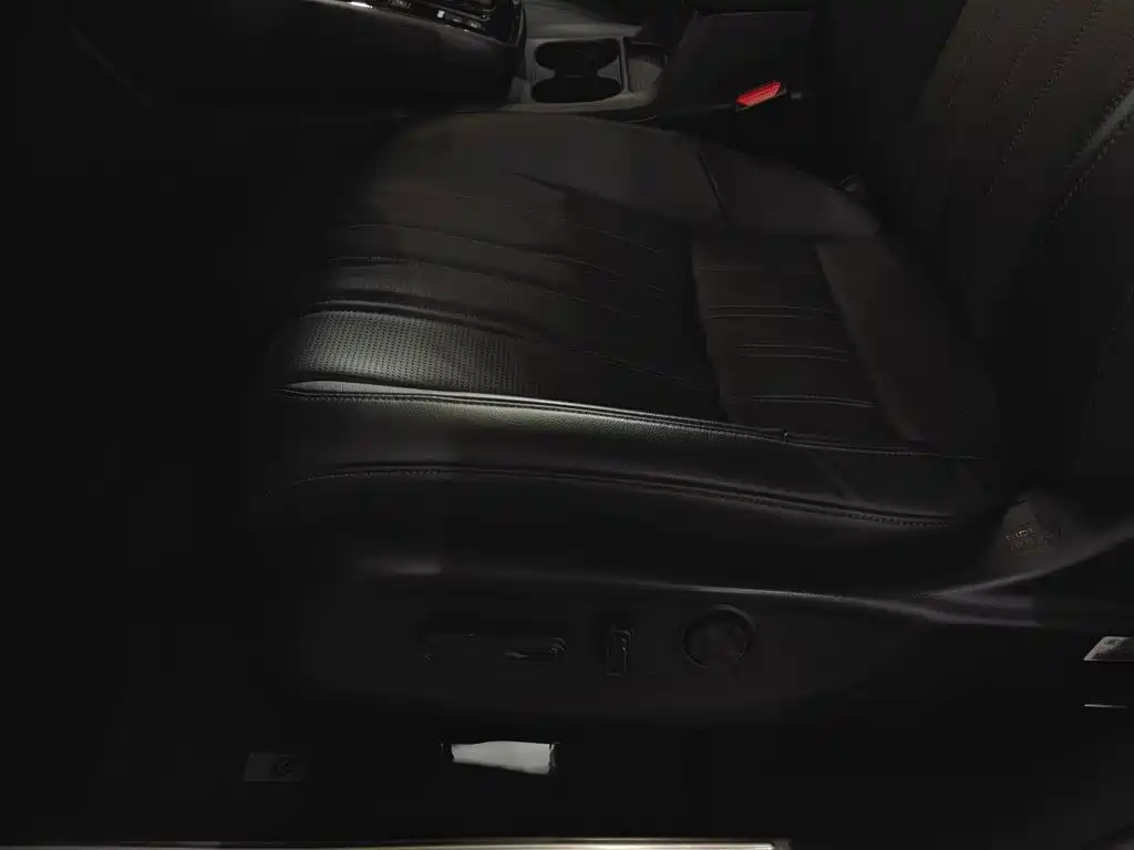 Honda Haoying 2024 2023 240TURBO 2WD Luxury 5-Seater
