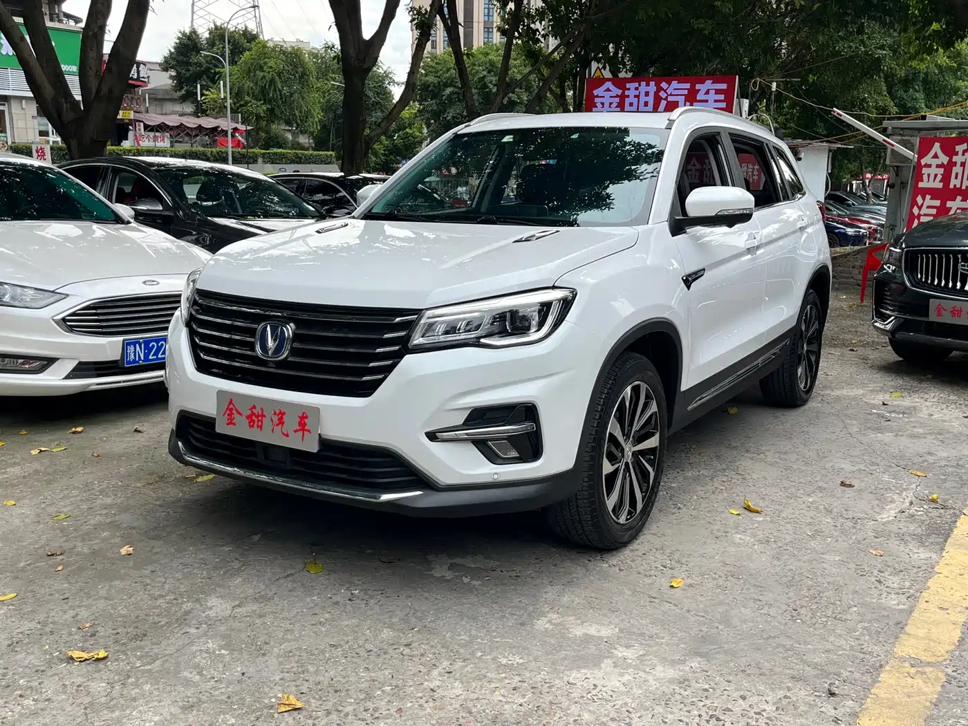 Фото 1 - Changan CS75