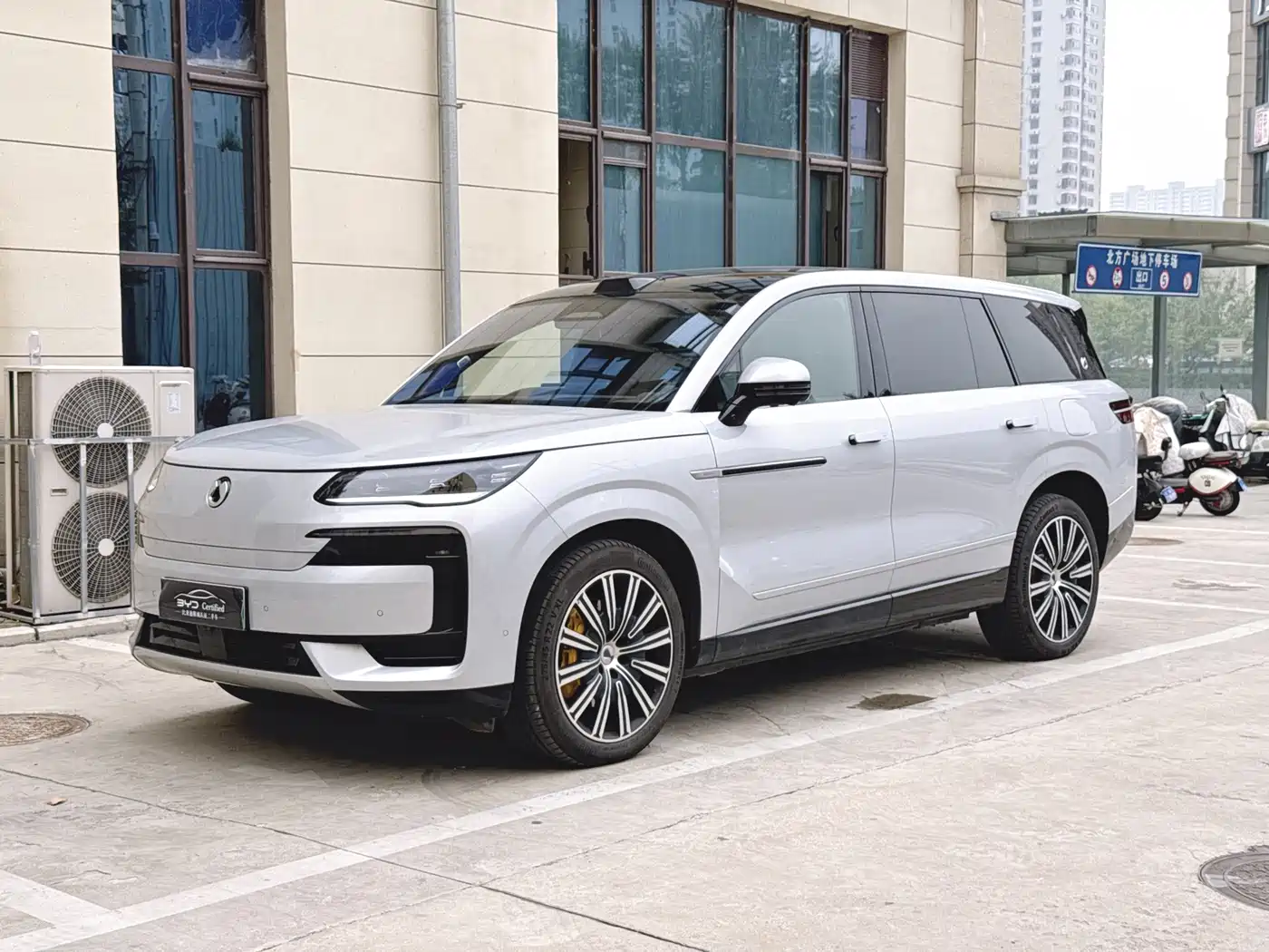 Denza N9 2026 2025 Model Prestige Edition