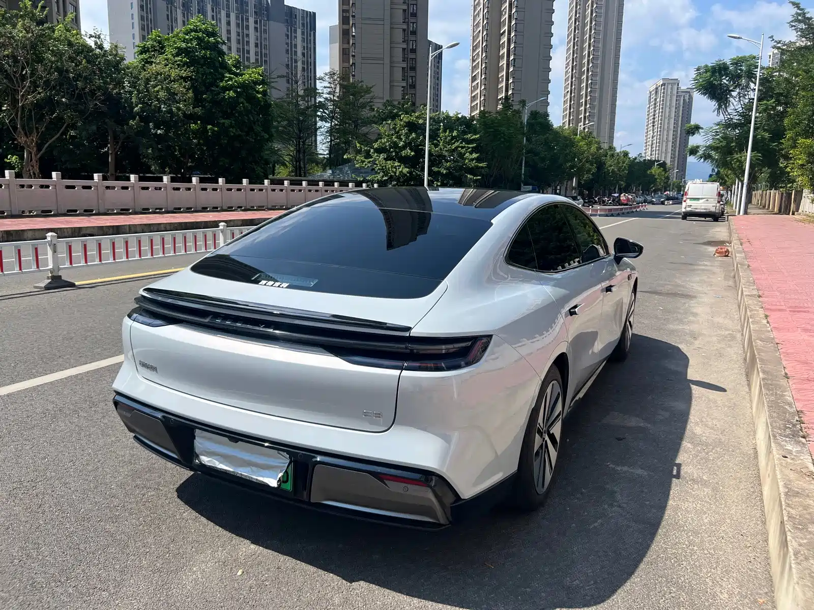 Фото 9 - Geely Galaxy Galaxy E8