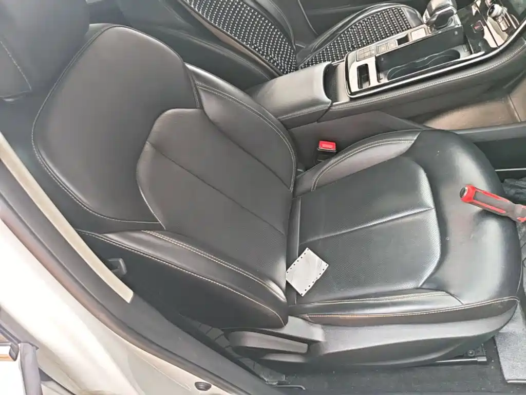 Фото 25 - Roewe i6 MAX EV