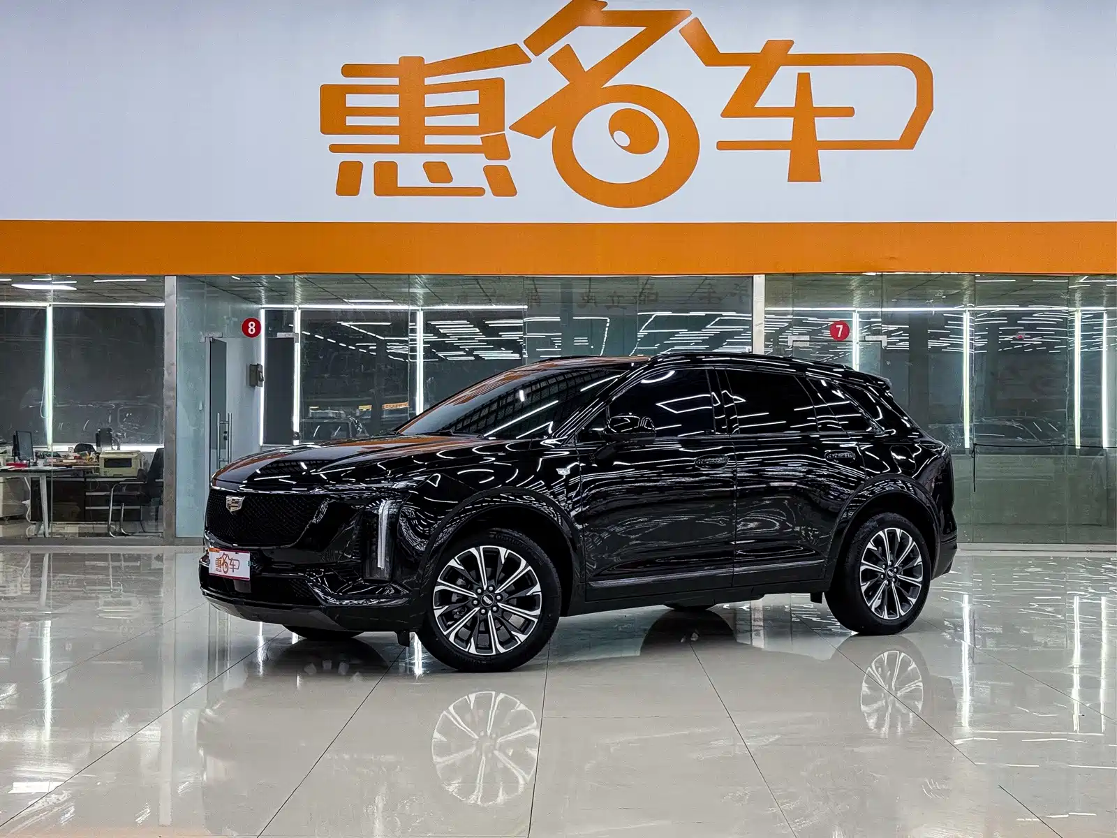 Фото 2 - Cadillac XT5