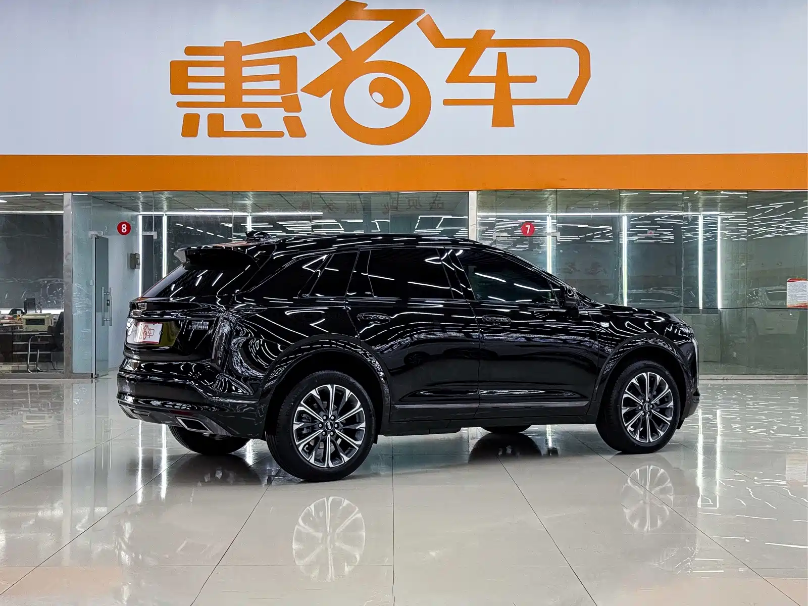 Фото 12 - Cadillac XT5
