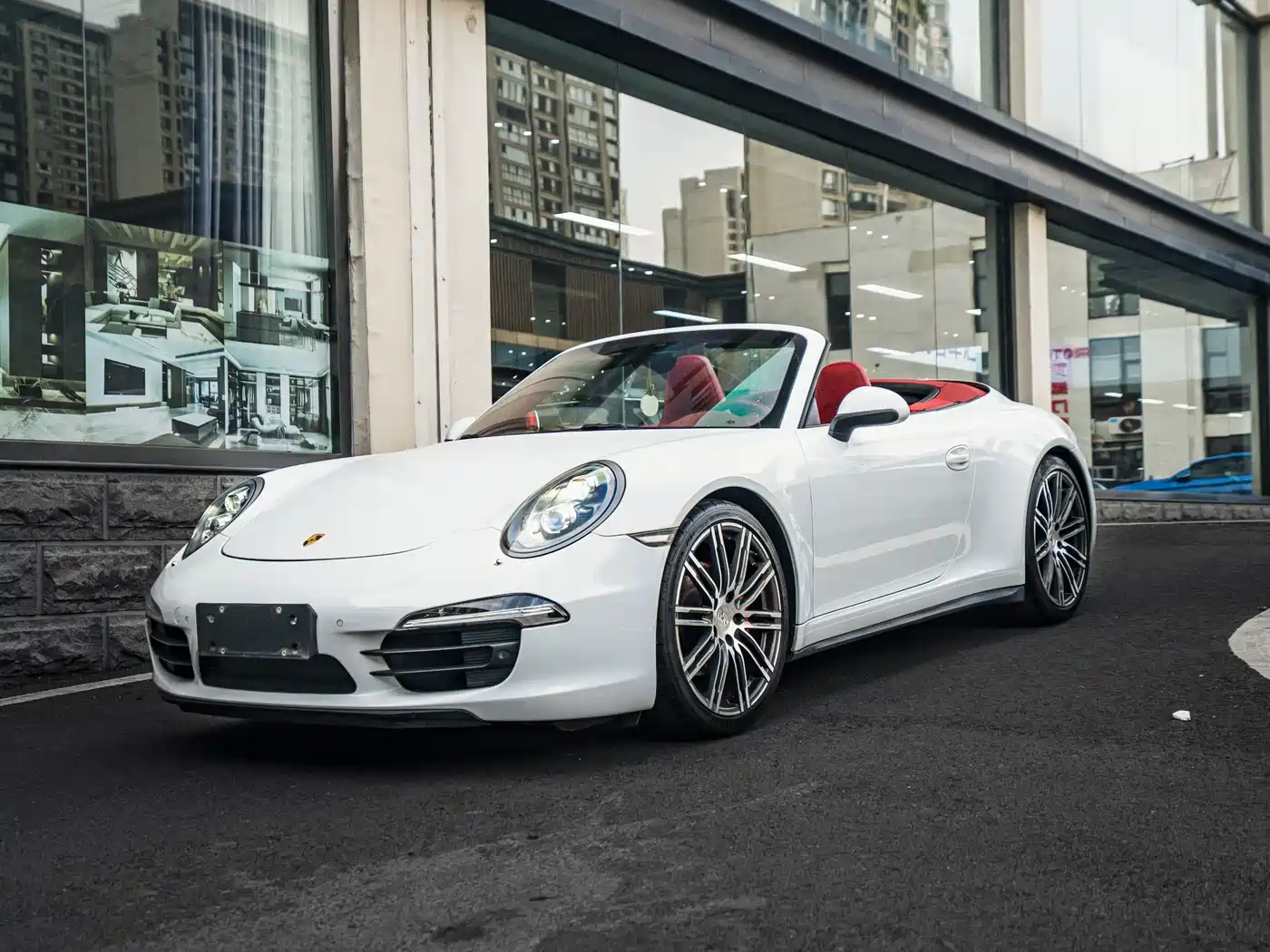 Porsche 911 2015 Carrera 4 Cabriolet 3.4L Style Edition