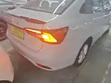 Фото 8 - Roewe i5