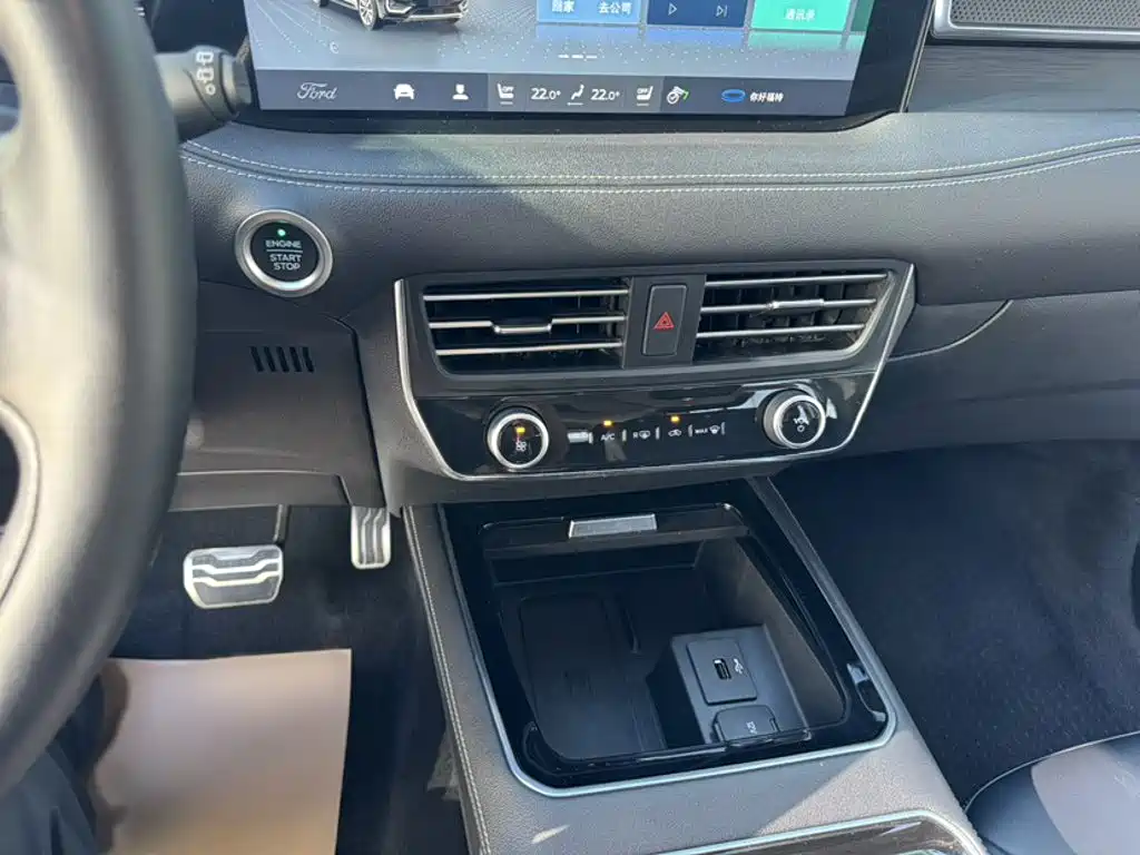 Фото 4 - Ford Edge