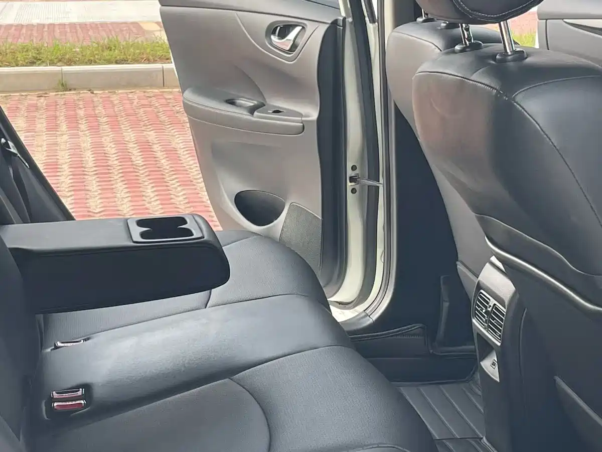 Nissan Tiida 2024 2024 1.6L CVT Smart Drive Edition