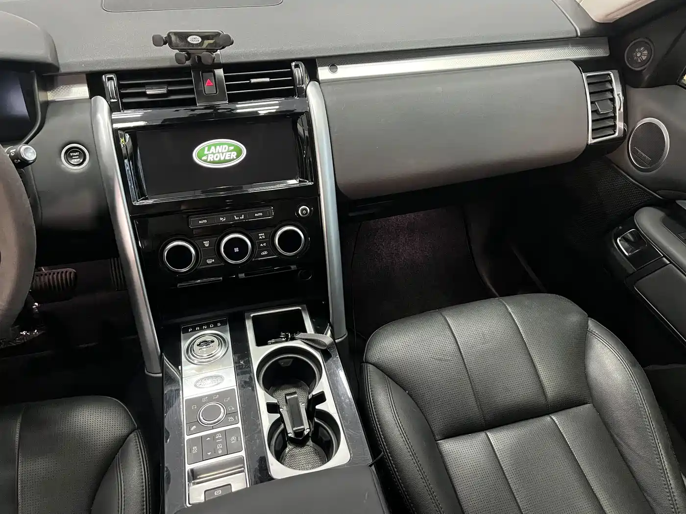 Фото 13 - Land Rover Discovery