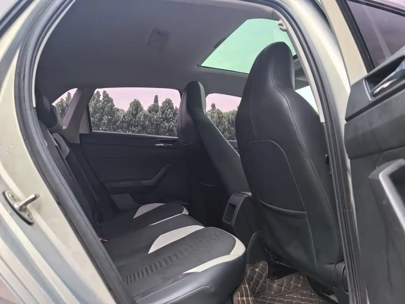 Фото 8 - Volkswagen Polo