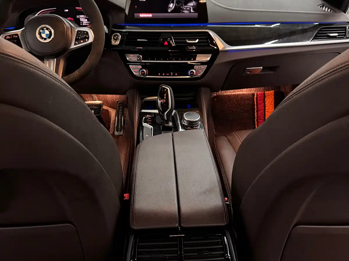BMW 5 Series 2020 525Li M Sport Package фото 7