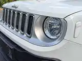صورة 17 - Jeep Renegade
