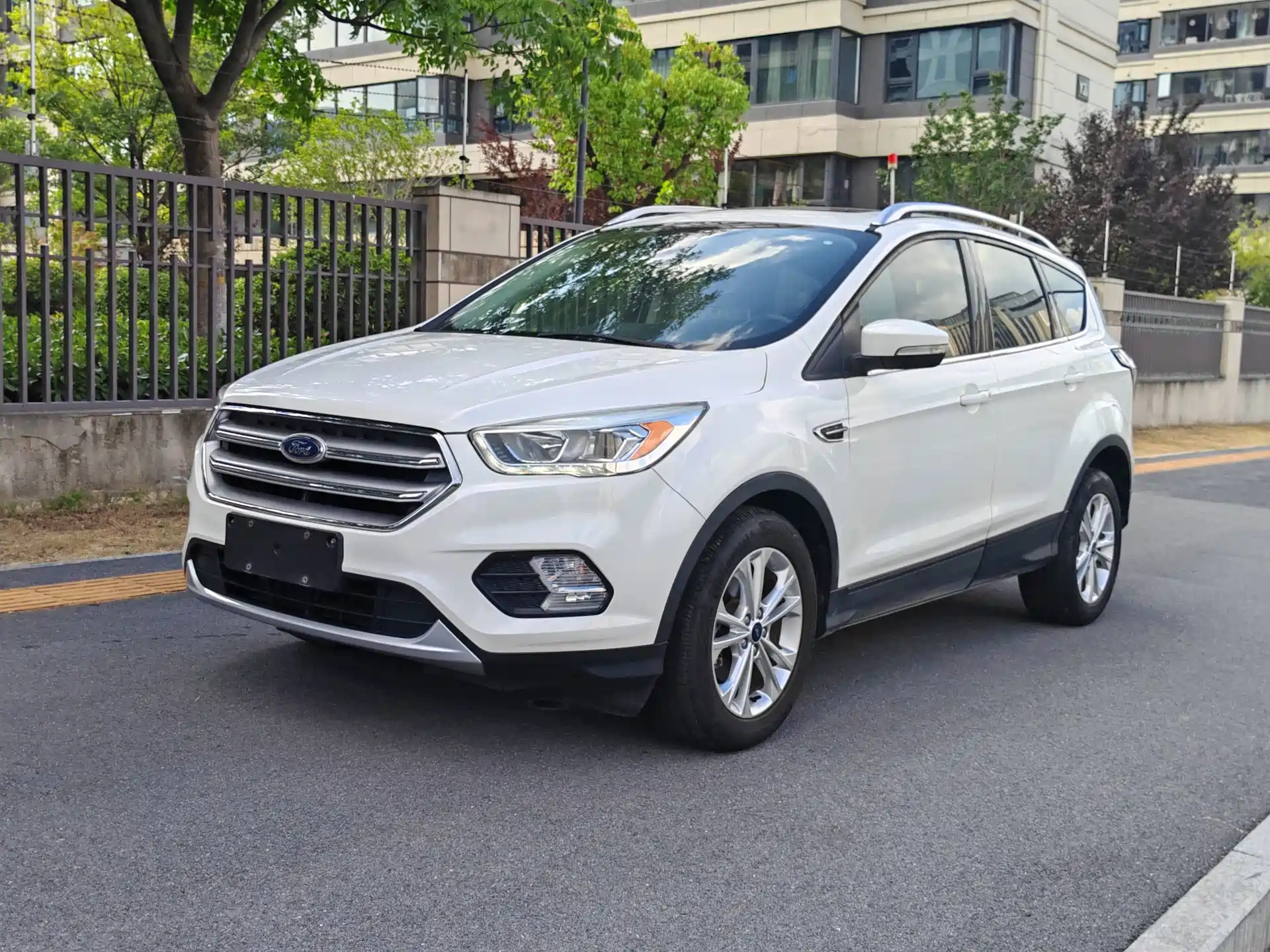 Photo 1 - Ford Kuga
