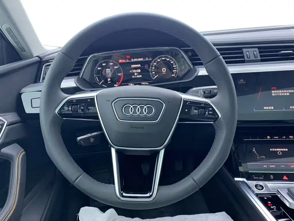Audi e-tron 2026 2021 50 quattro Luxury