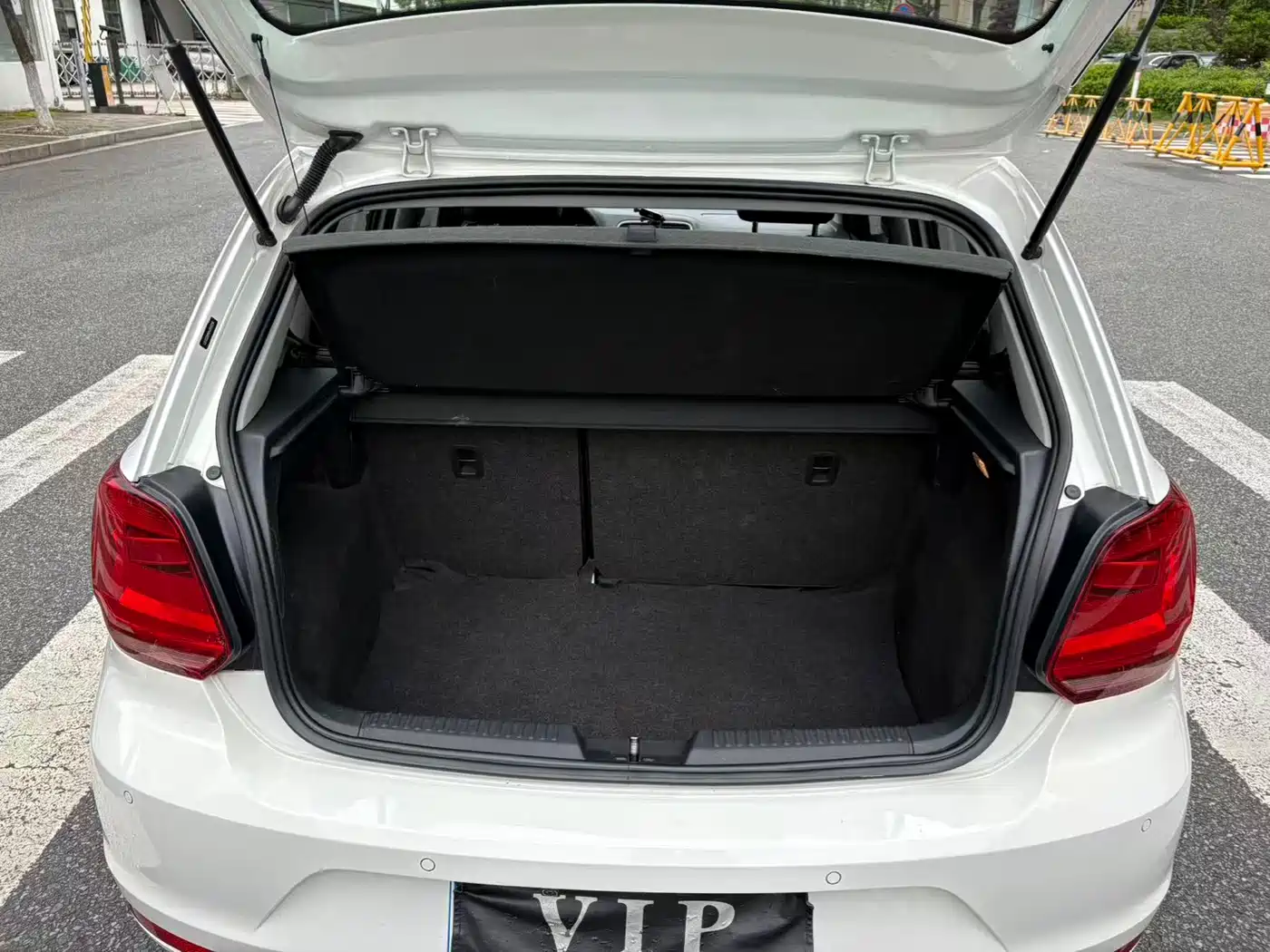 Volkswagen Polo 2016 1.6L Automatic Comfort фото 8