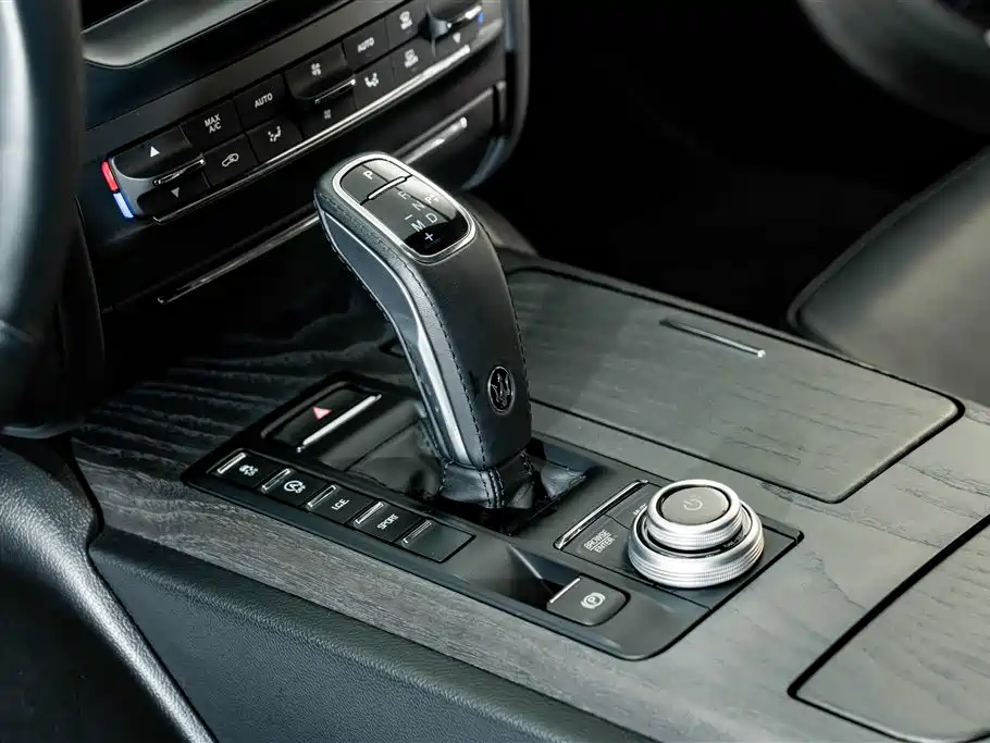 Maserati Ghibli 2022 2021 2.0T Operanera Opera Black Limited Edition