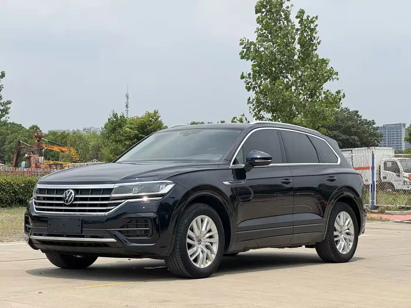 Фото 1 - Volkswagen Touareg