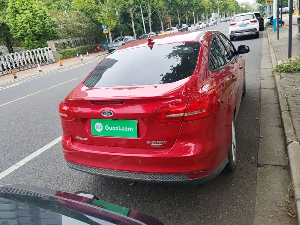 Фото 6 - Ford Focus