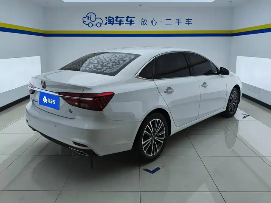 Roewe i6 2020 2020 PLUS 1.6L CVT 4G Connected Glory Holographic Edition