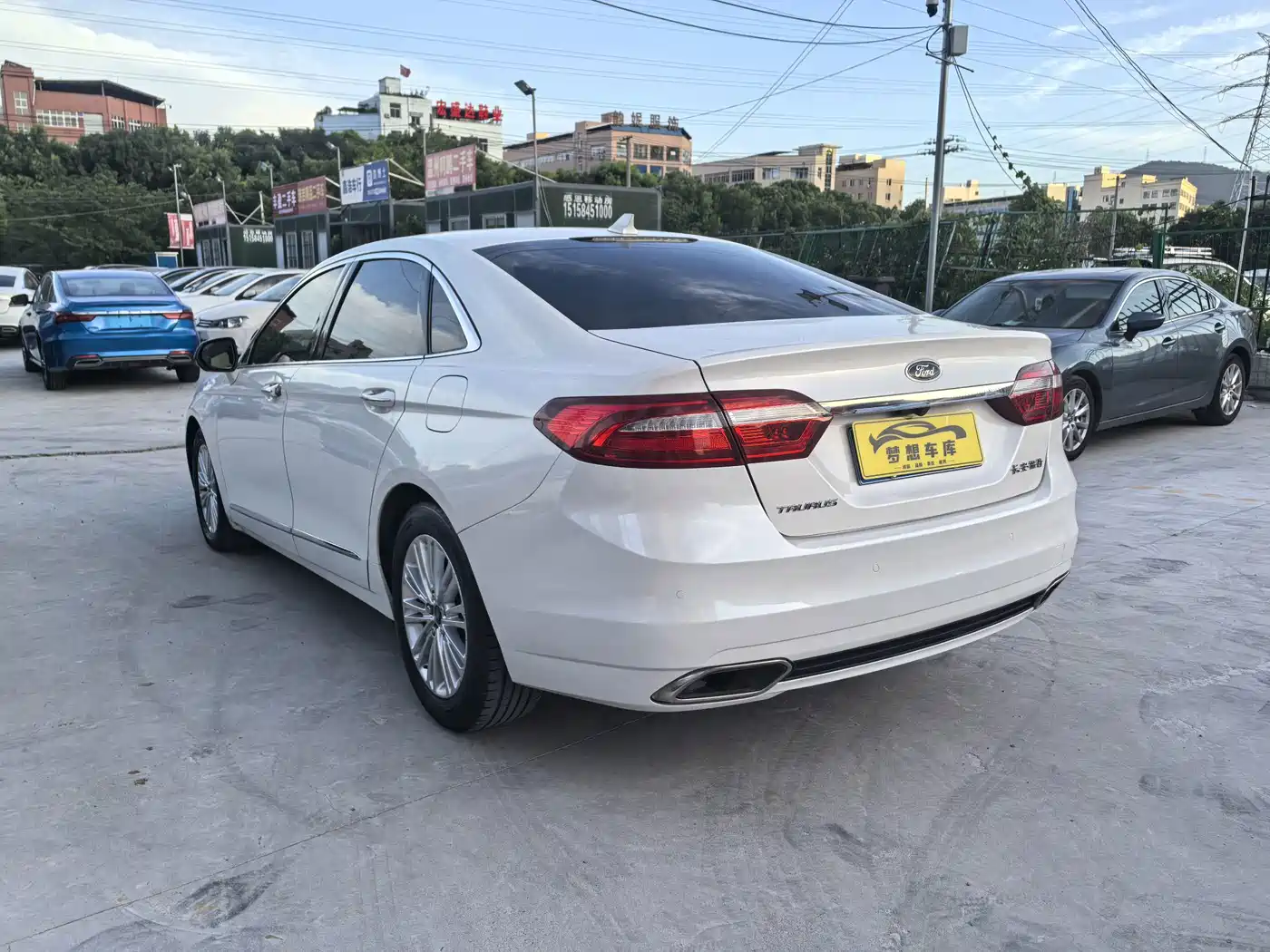 Фото 4 - Ford Taurus