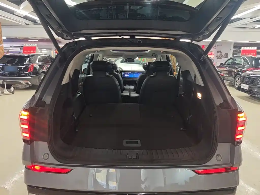 Фото 19 - Ford Edge