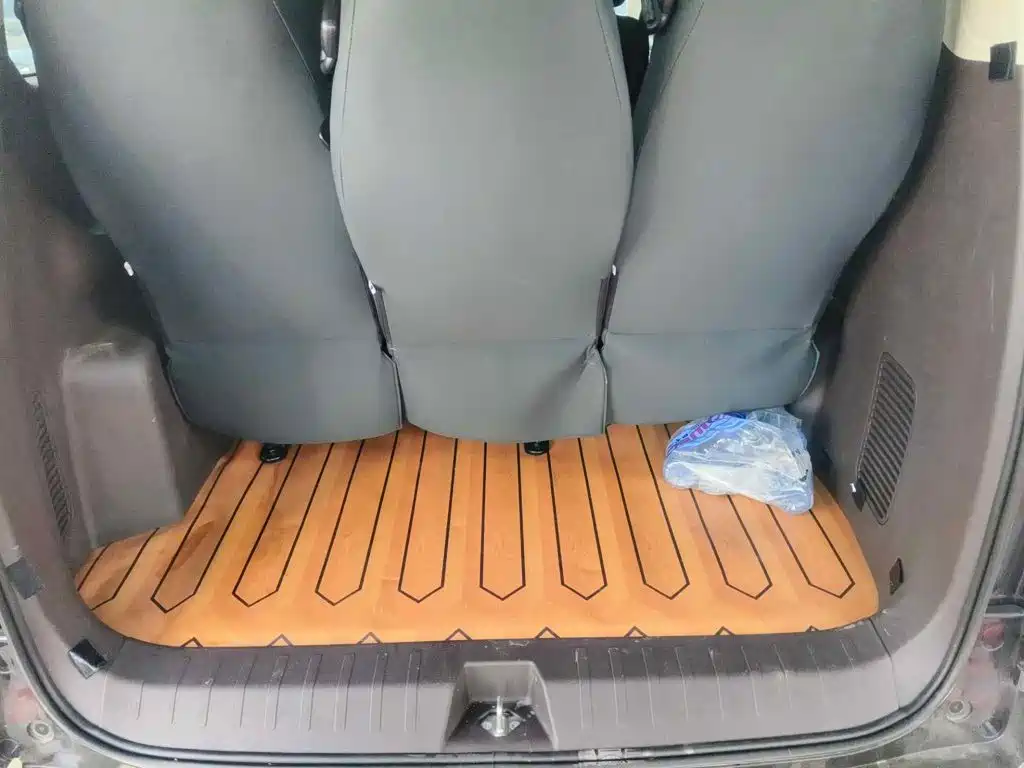 Link Tour Auto Lingtu E-M8 2026 2025 320km Luxury Edition 9-Seater