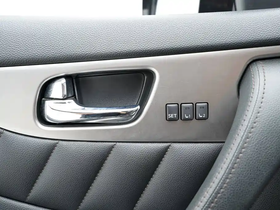 Infiniti QX70 2015 2013 3.7L Superior