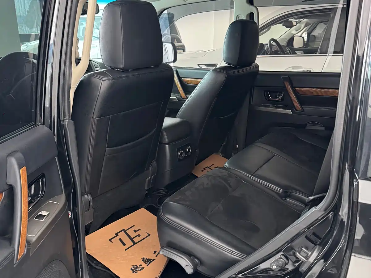 Mitsubishi Pajero (Import) 2019 3.0L Auto Standard Version фото 4
