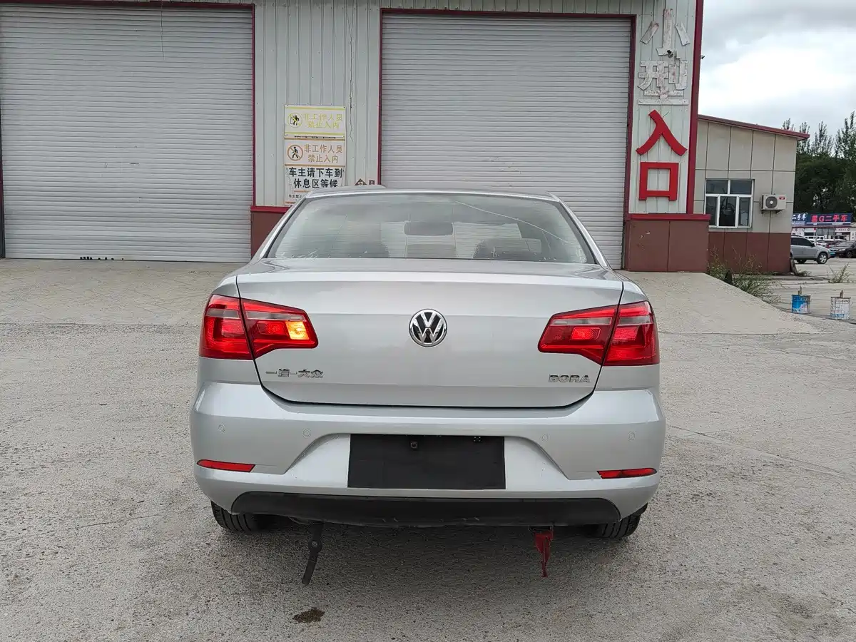 Volkswagen Bora 2013 2013 1.6L Automatic Comfort Model