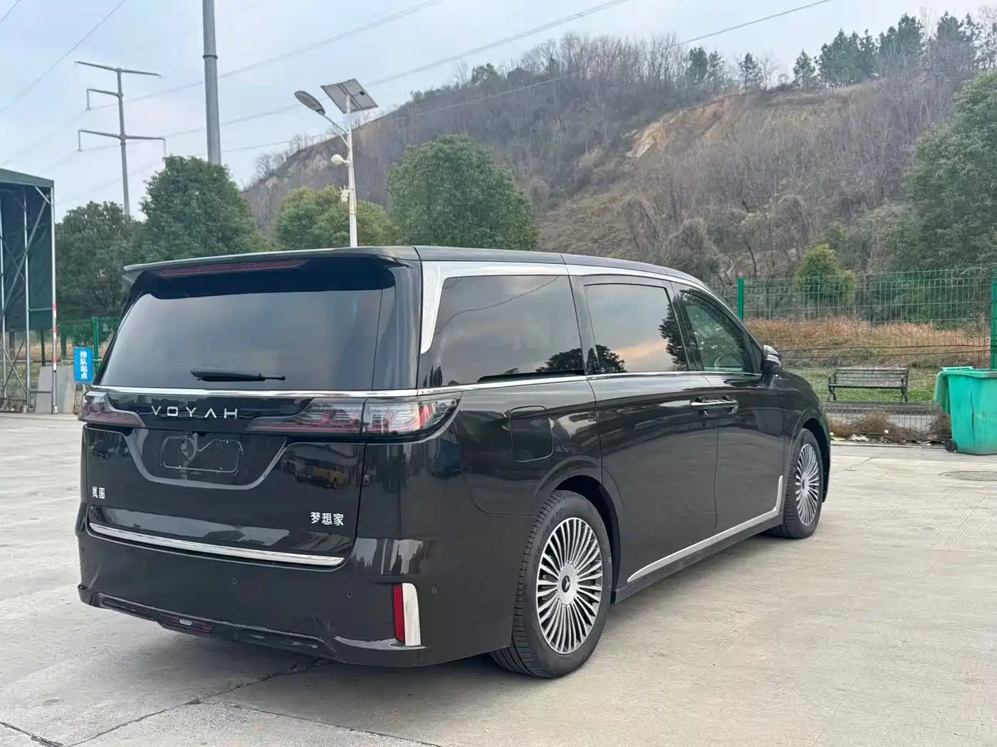 Voyah Auto Voyah Dreamer 2025 PHEV AWD Flagship Kunpeng Edition фото 6