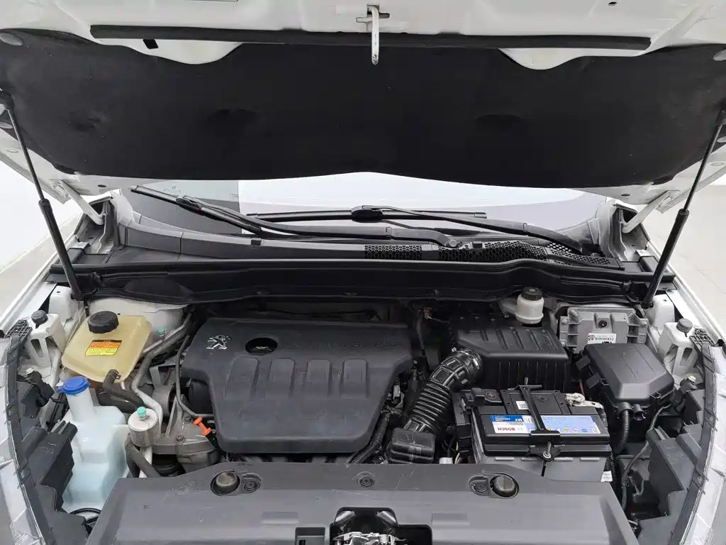 Dongfeng Fengdu MX5 2017 2016 2.0L Automatic Flagship Edition