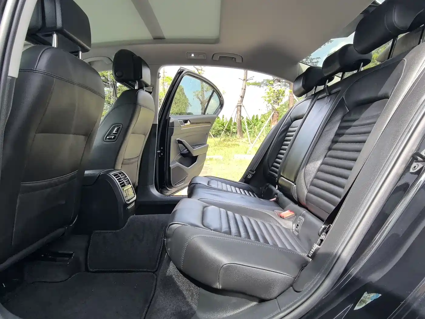 Volkswagen Magotan 2019 330TSI DSG Luxury Class China VI фото 17