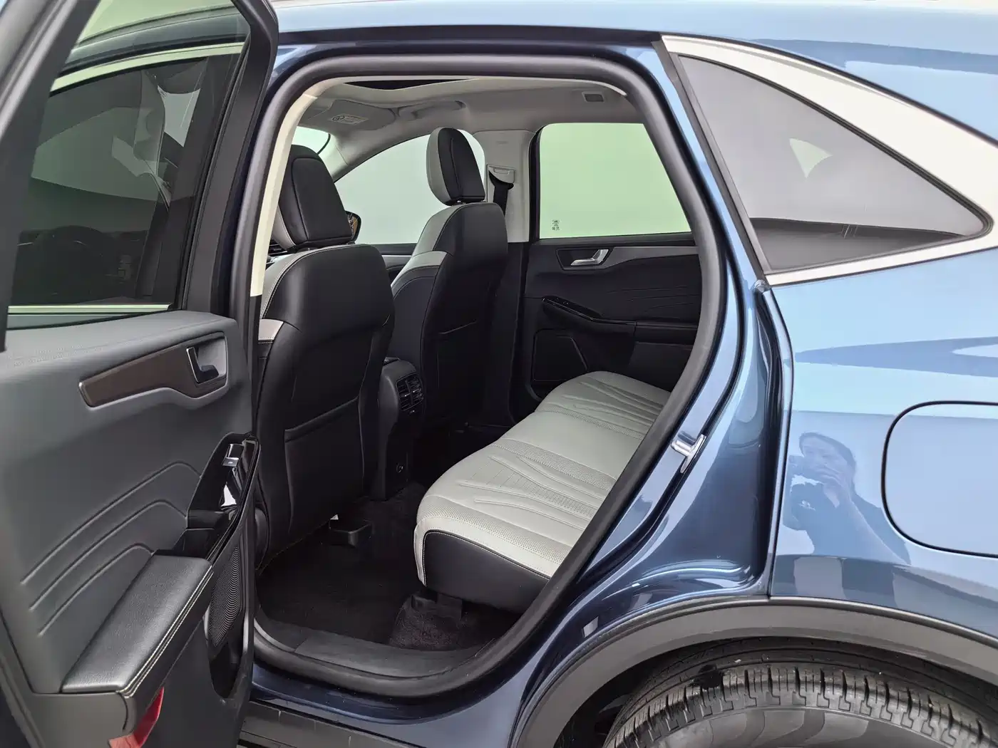 Ford Escape 2023 2020 EcoBoost 245 2WD Premium Edition
