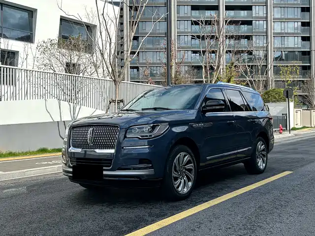 LINCOLN NAVIGATOR 2024