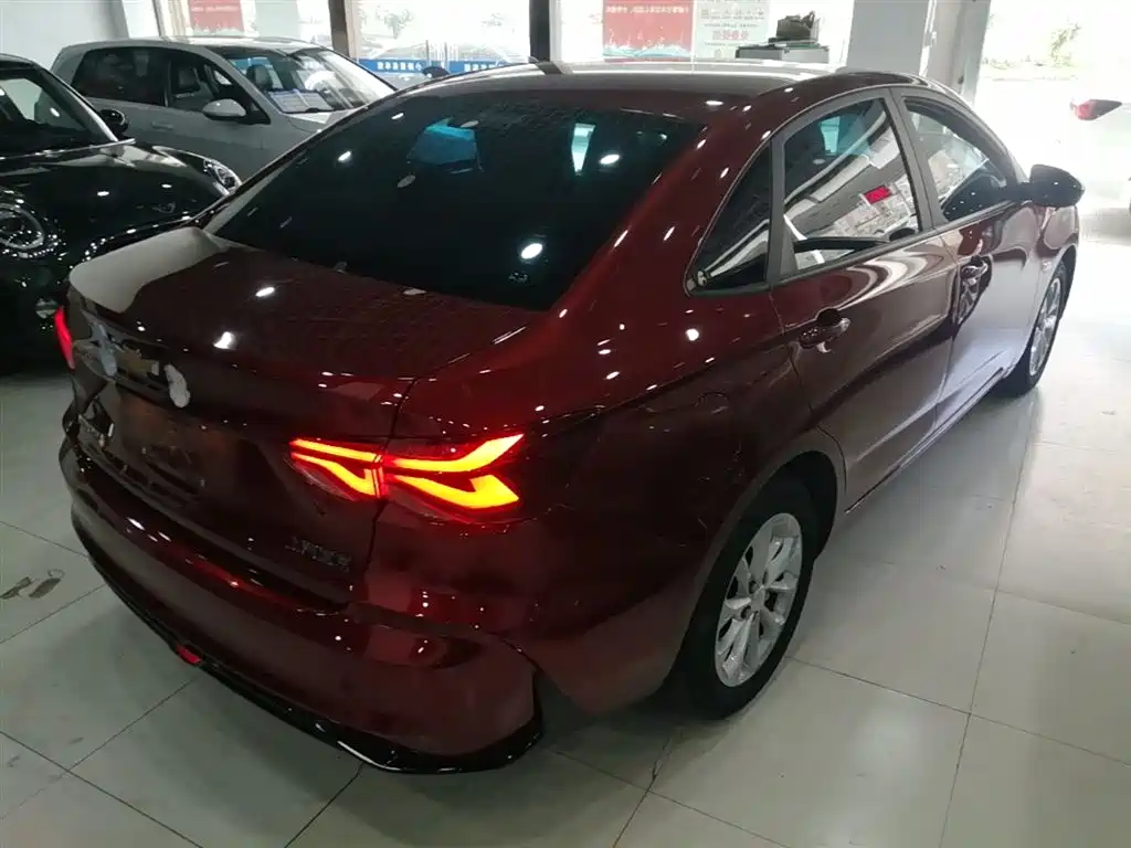 CHEVROLET CRUZE