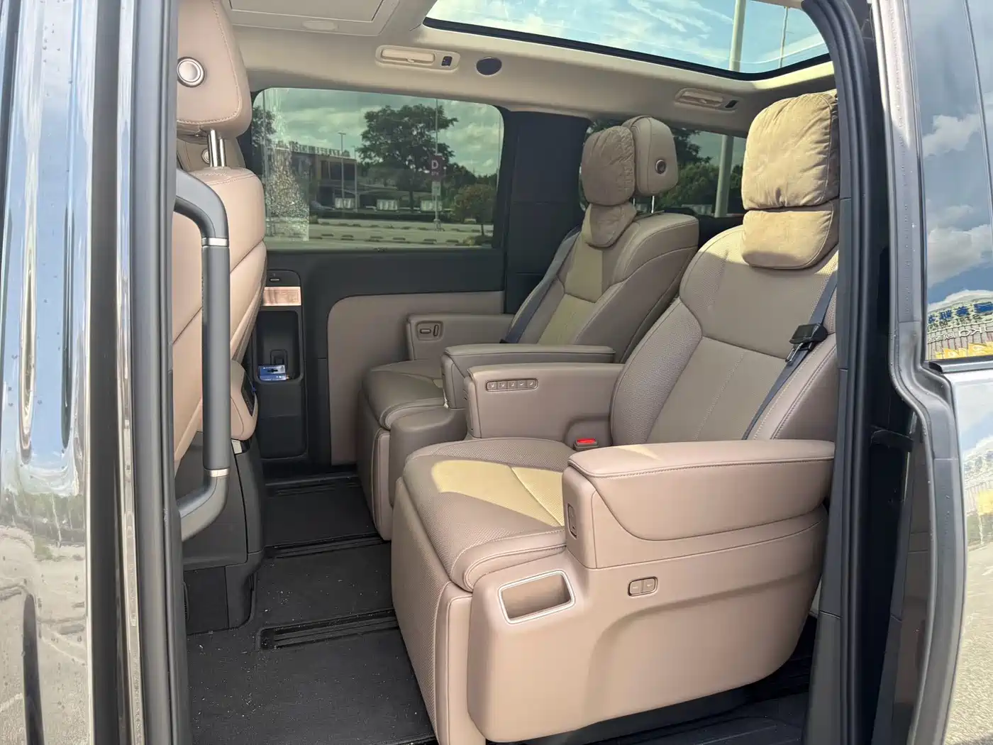 Li Auto MEGA 2026 2025 Model Home Family Special Edition