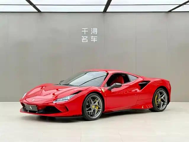FERRARI F8