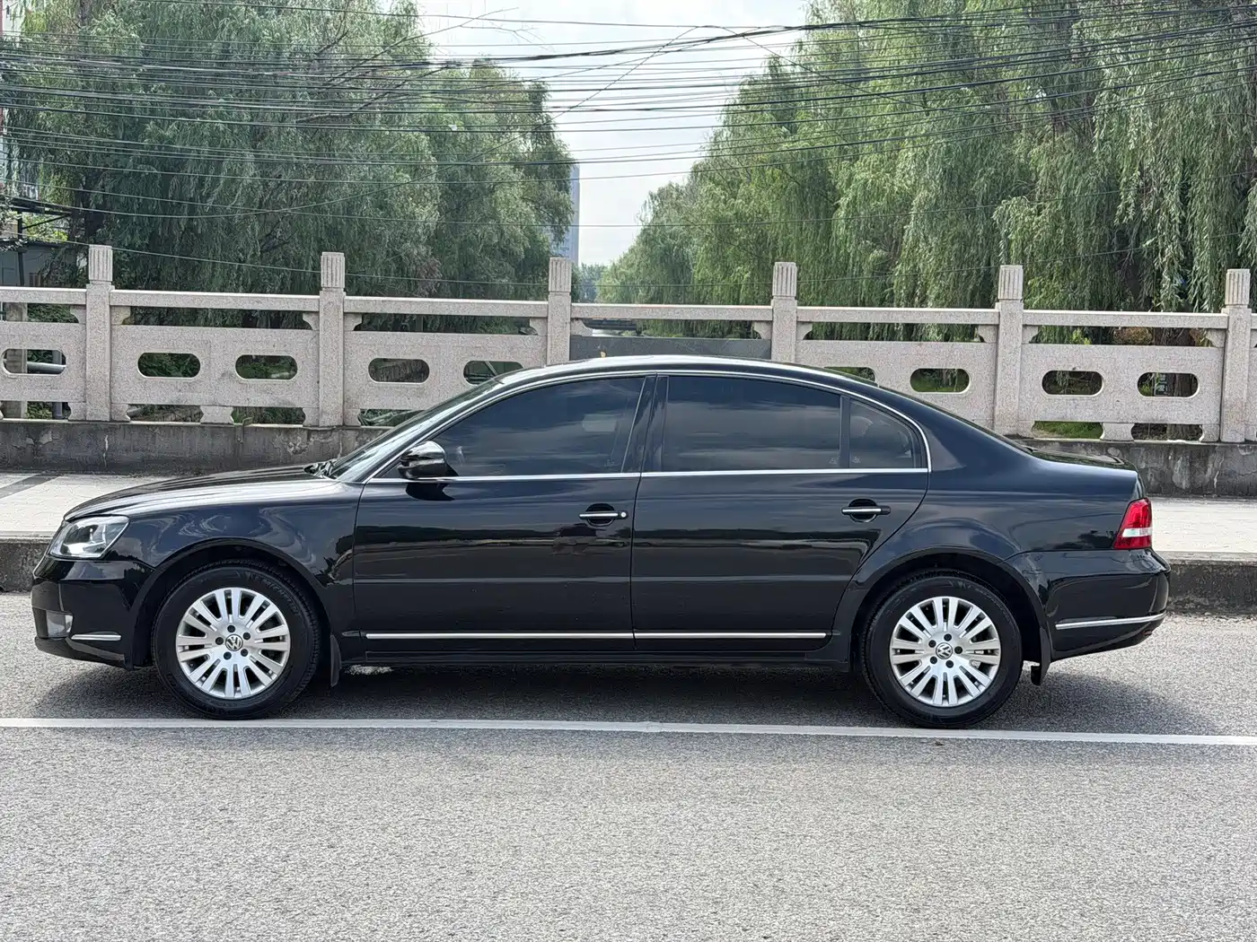 Volkswagen Passat Lingyu 2013 2011 1.8T Automatic Luxury