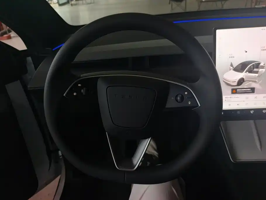 Фото 15 - Tesla Model Y