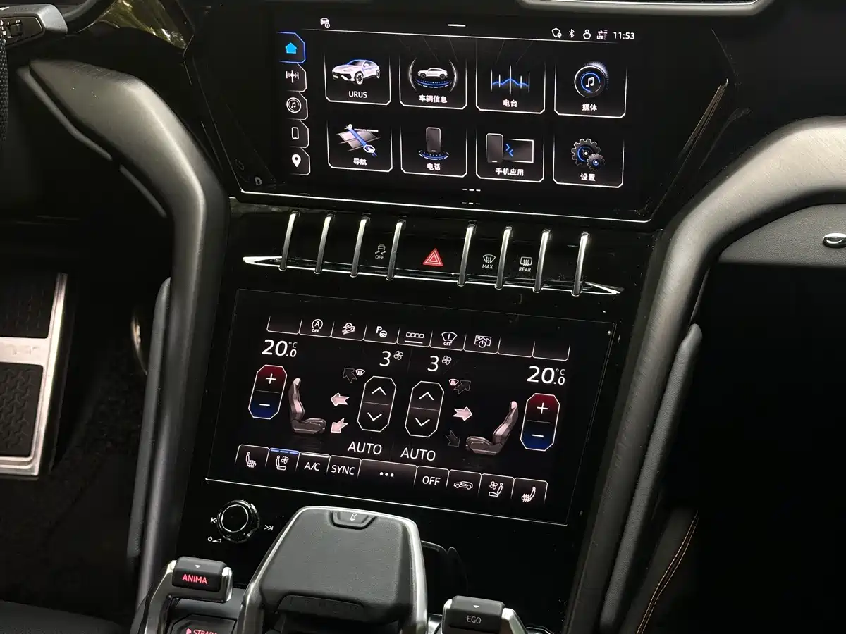 Фото 8 - Lamborghini Urus