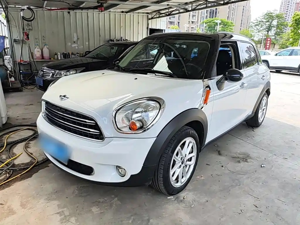 Photo 1 - MINI COUNTRYMAN
