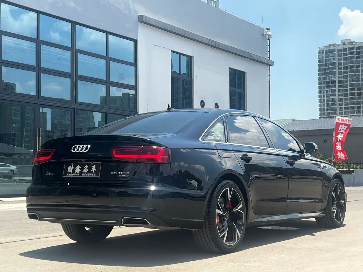 Фото 11 - Audi A6L