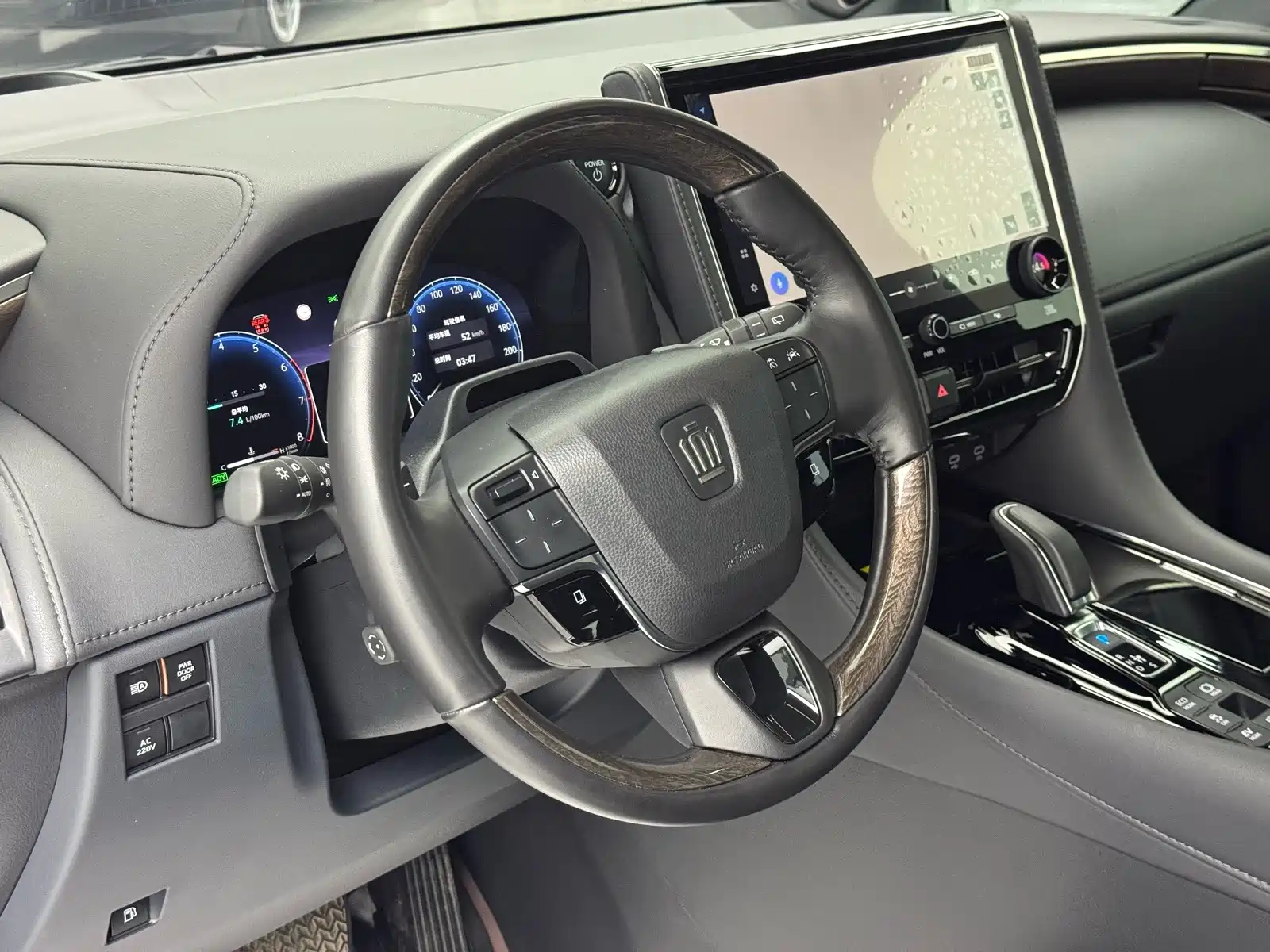 Фото 4 - Toyota Vellfire