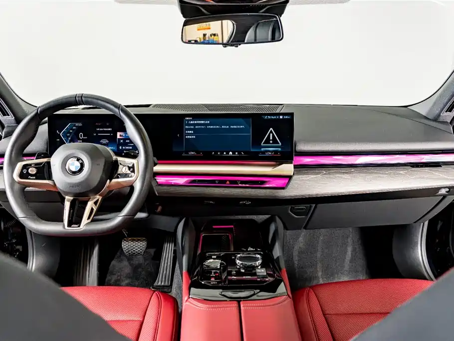 BMW 5 Series 2025 530Li Premium M Sport Package фото 15