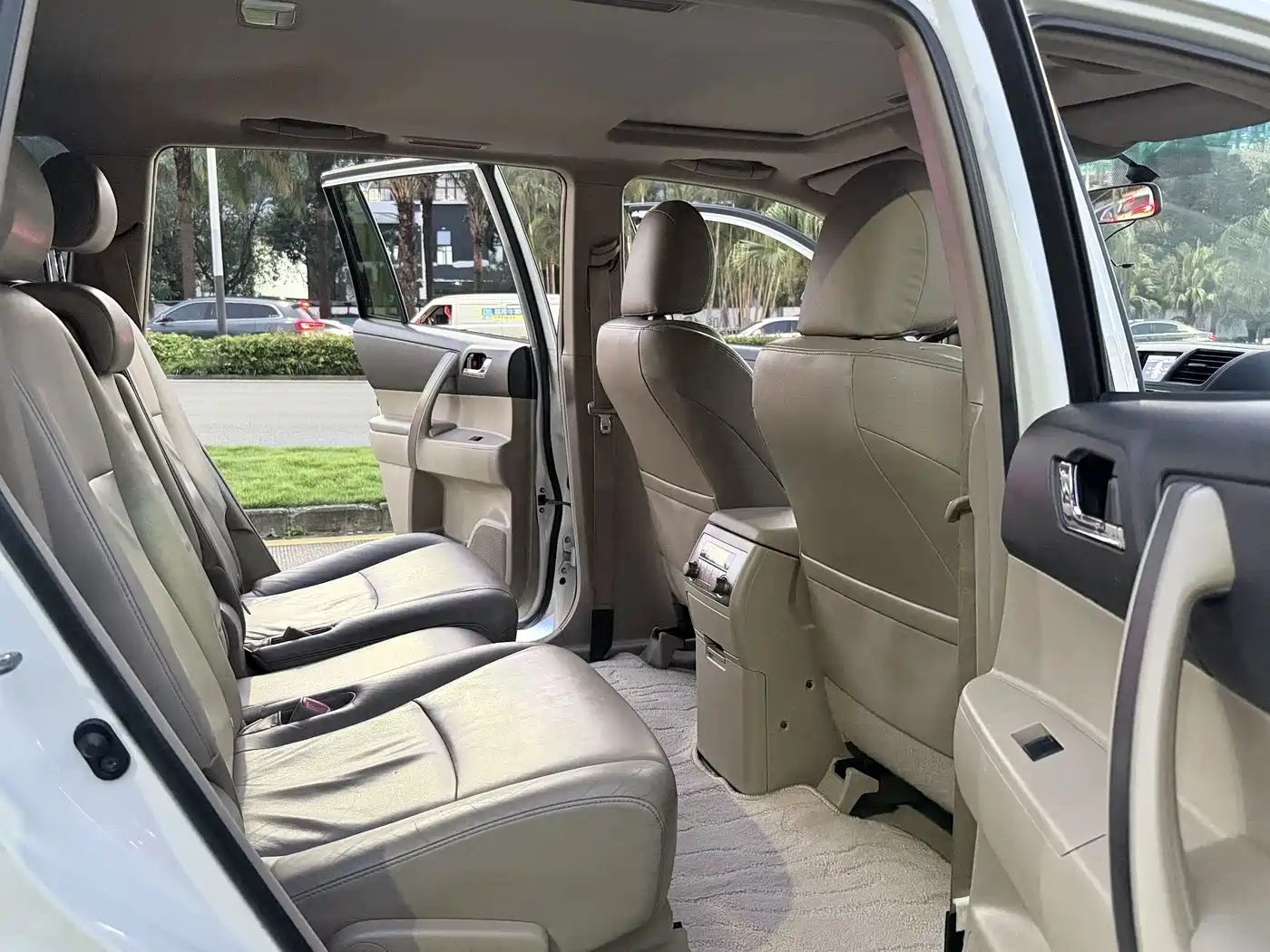 Фото 8 - Toyota Highlander