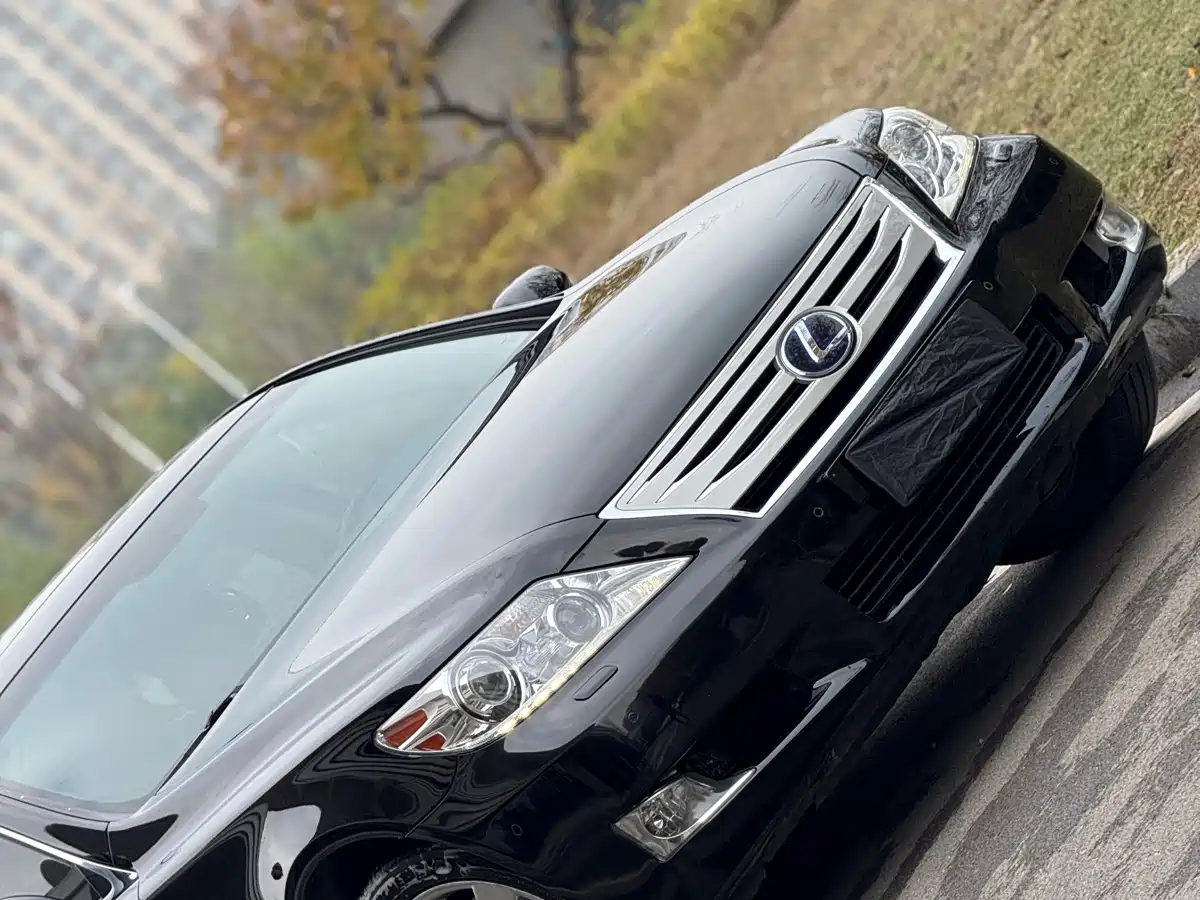 Lexus LS 2010 600hL фото 9