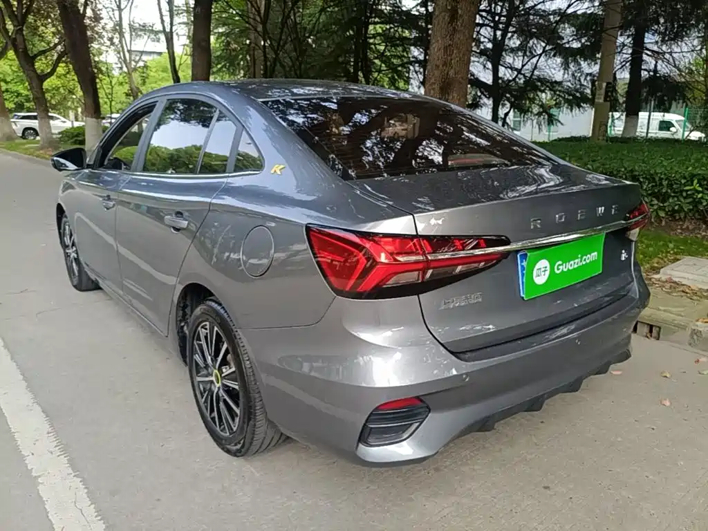 Фото 5 - Roewe i5