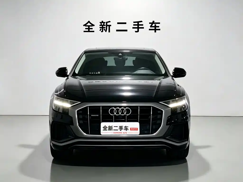 Фото 2 - Audi Q8