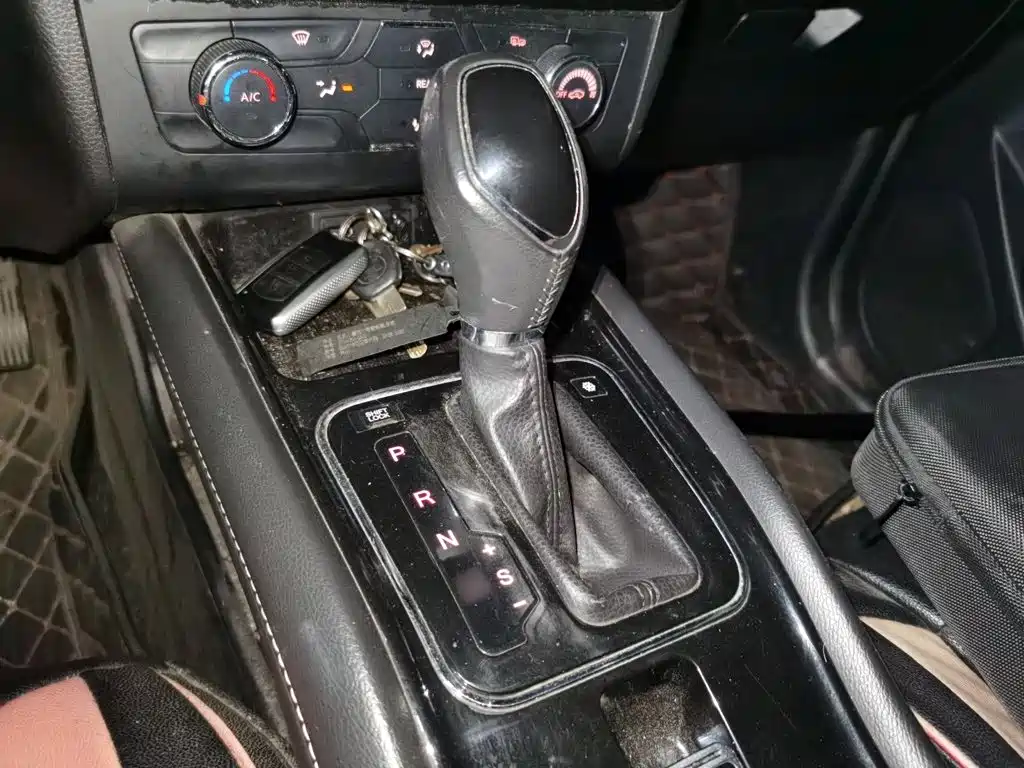 Dongfeng Fengguang Fengguang 580 2017 2017 1.5T CVT Luxury