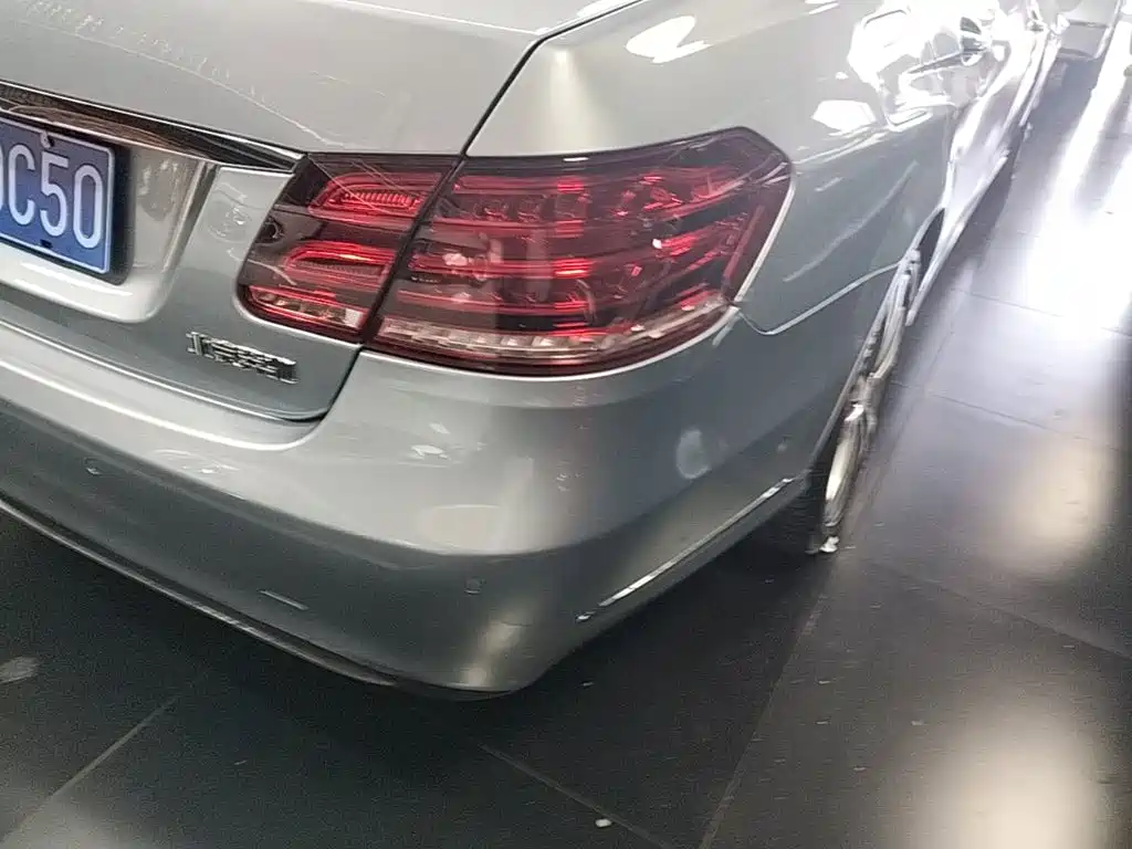 Фото 8 - Mercedes-Benz E-Class